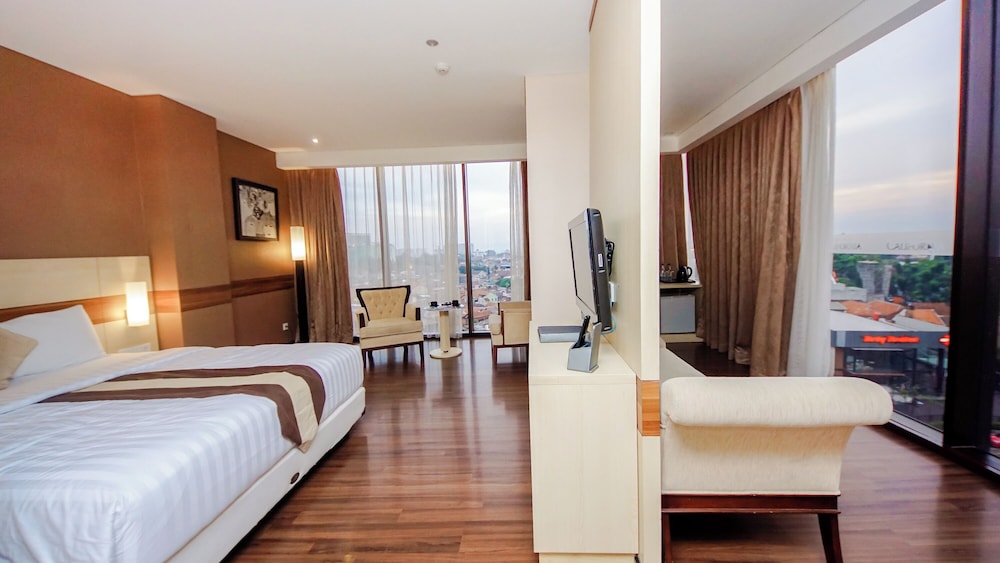 Hotel California Bandung 11/42