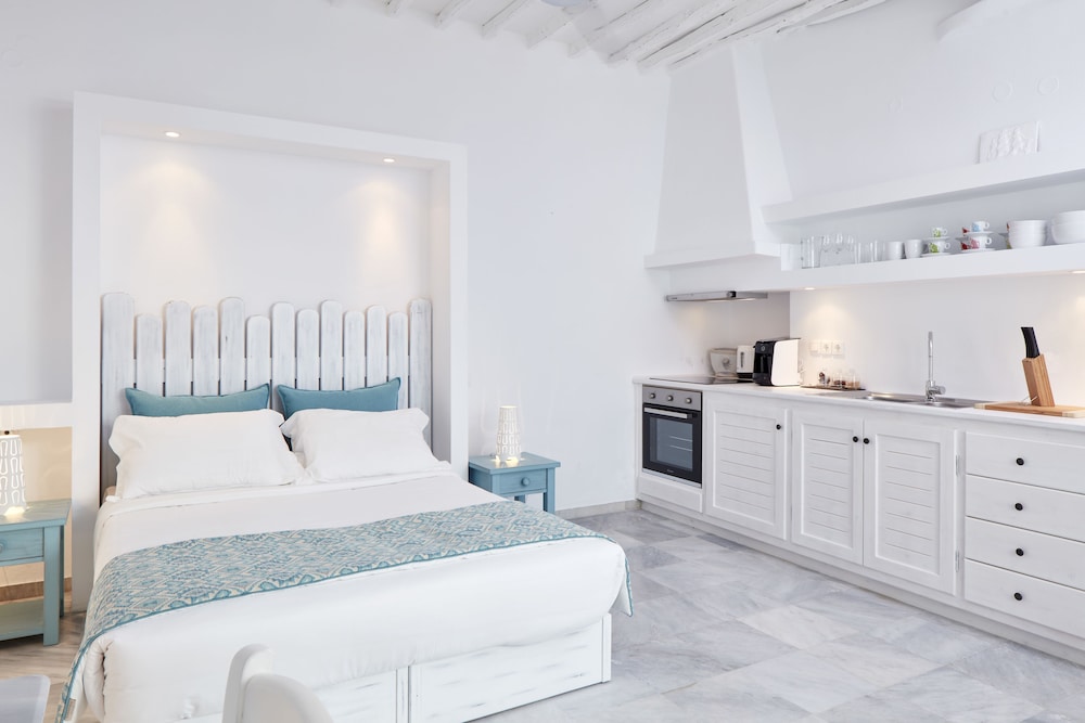 Mykonos Town Suites 9/46