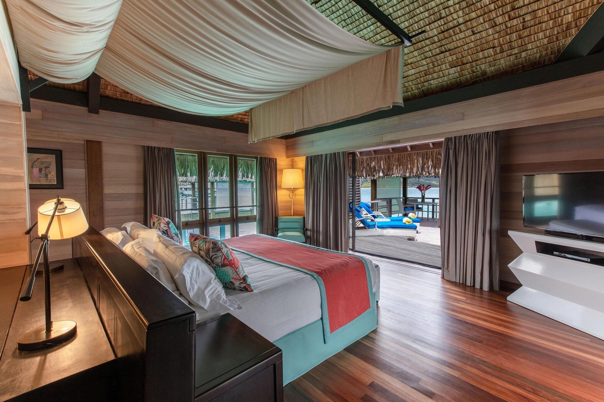 Deluxe, Villa, King Bed, The St Regis Bora Bora Resort 8/10