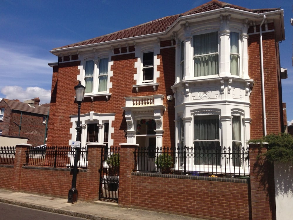 The Clarence Hotel 2/46
