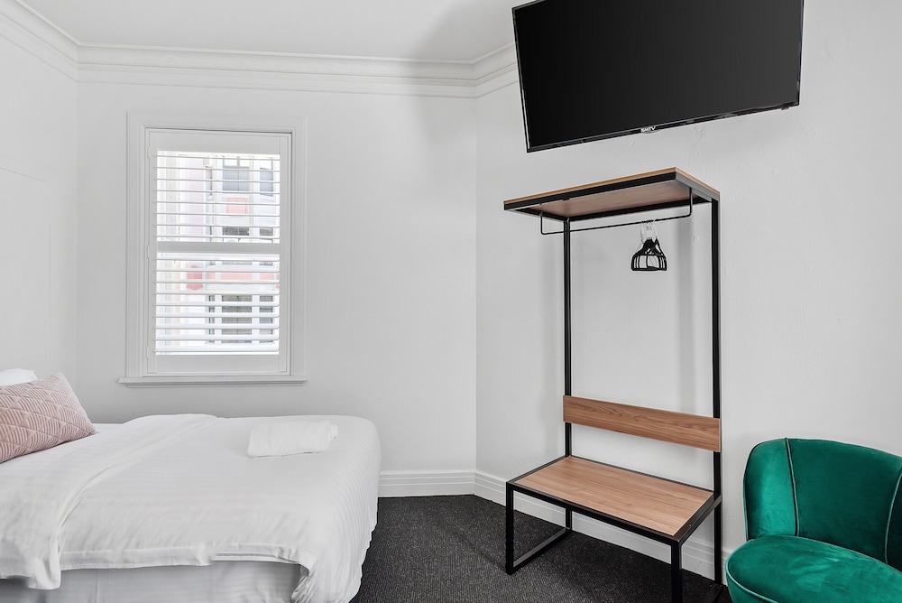 Criterion Hotel Sydney 32/64