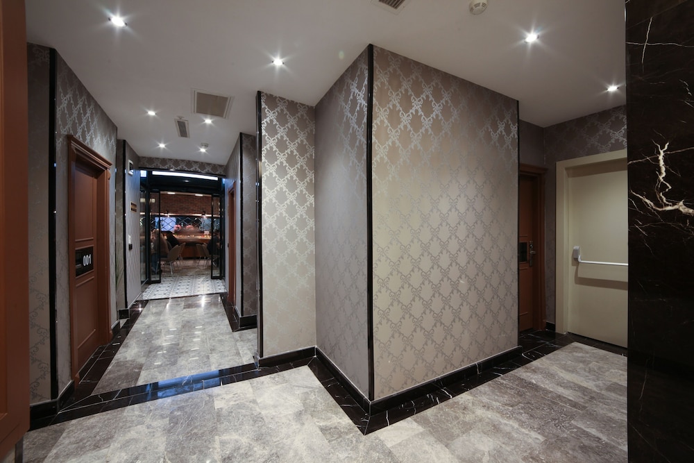 Pell Palace Hotel and Spa 4/50