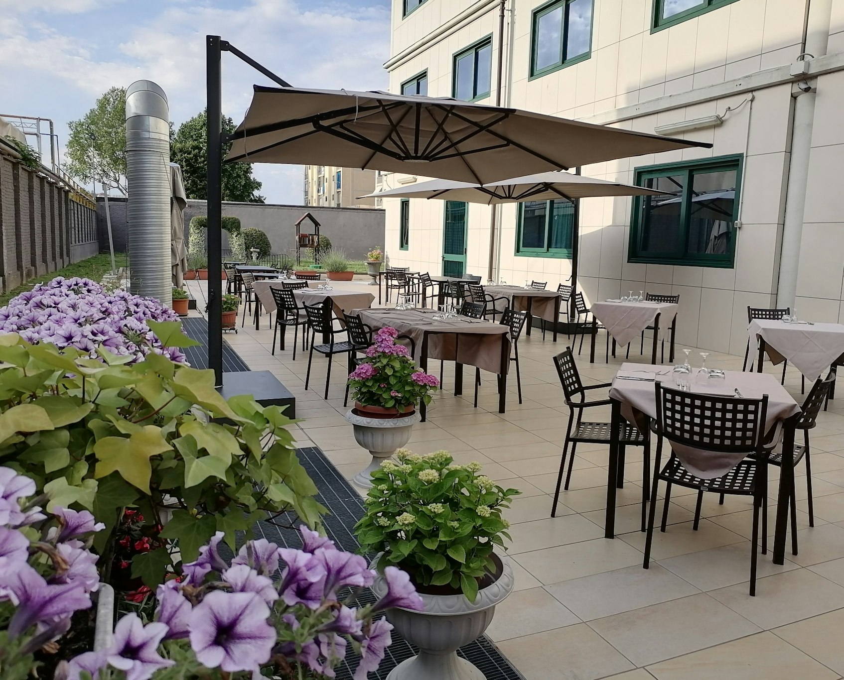 Hotel Parisi 45/67