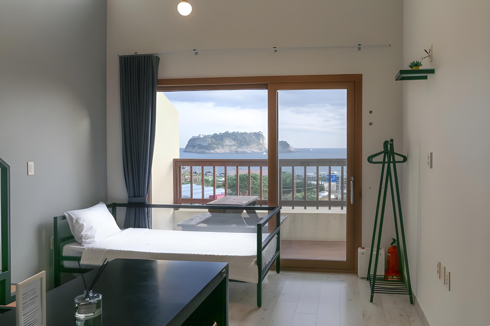 Sky, Room 1