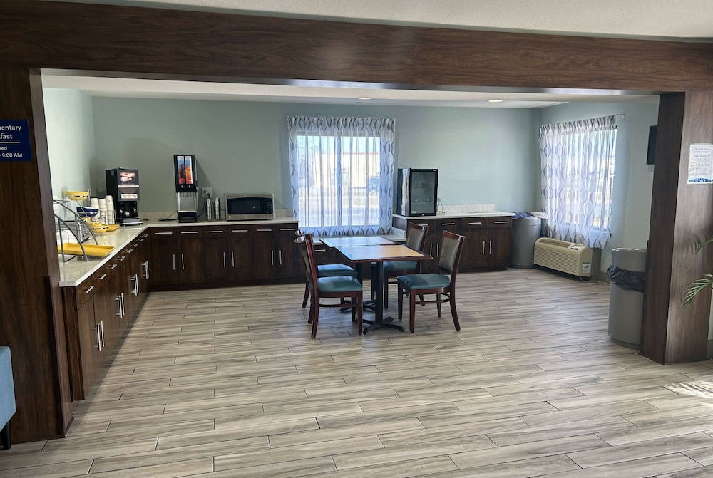 Days Inn By Wyndham Panama City/Callaway 23/26