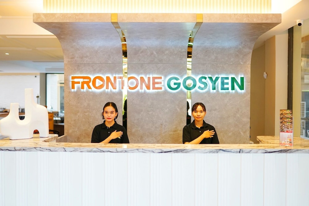 Front One Gosyen Hotel Salatiga 8/50