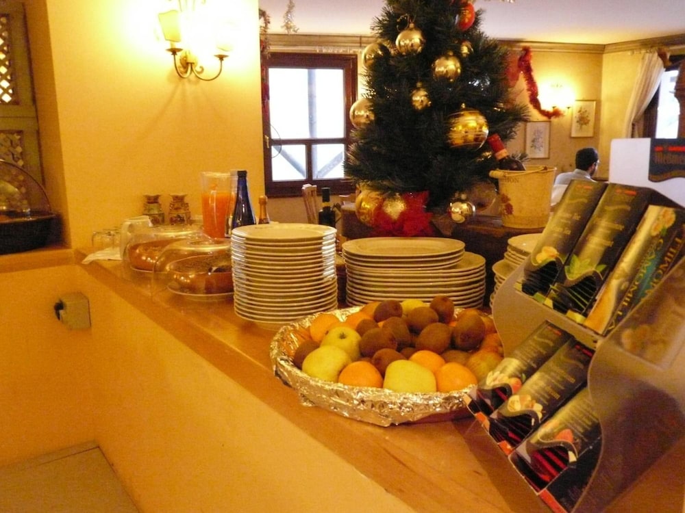 Hotel Residence Catturani 19/37