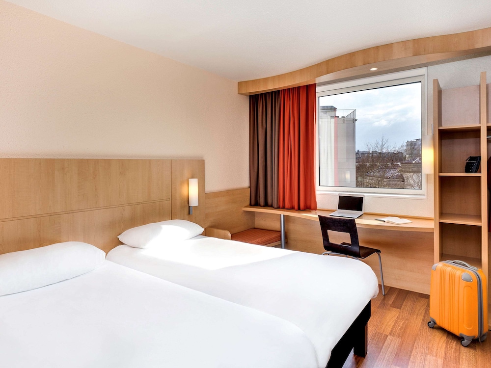 Ibis Vichy 11/59