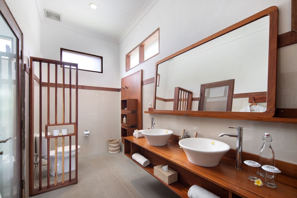 Utara Villas 70/71