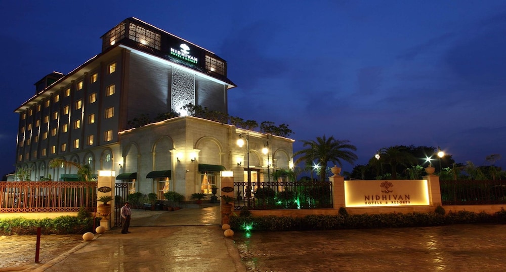 Nidhivan Sarovar Portico Vrindavan 3/58