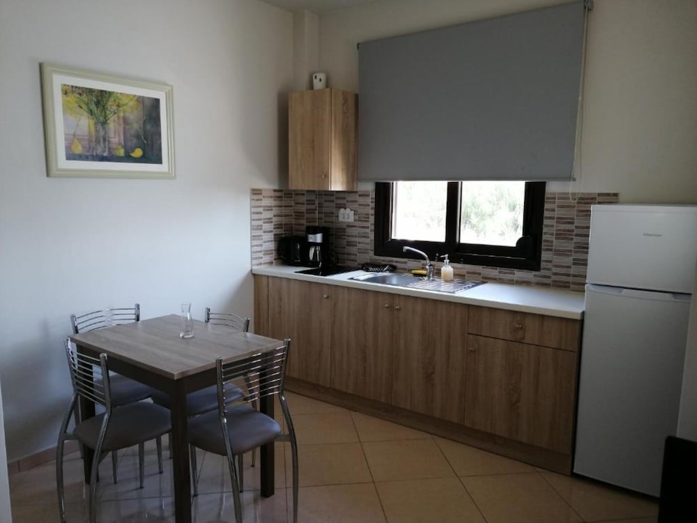 Carisa Suites and Apartments 32/50