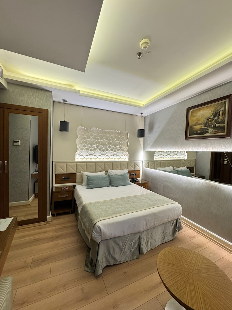 Standard, Double Bed