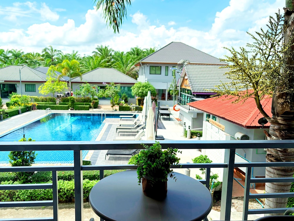 The Neenlawat Riverside 95/99