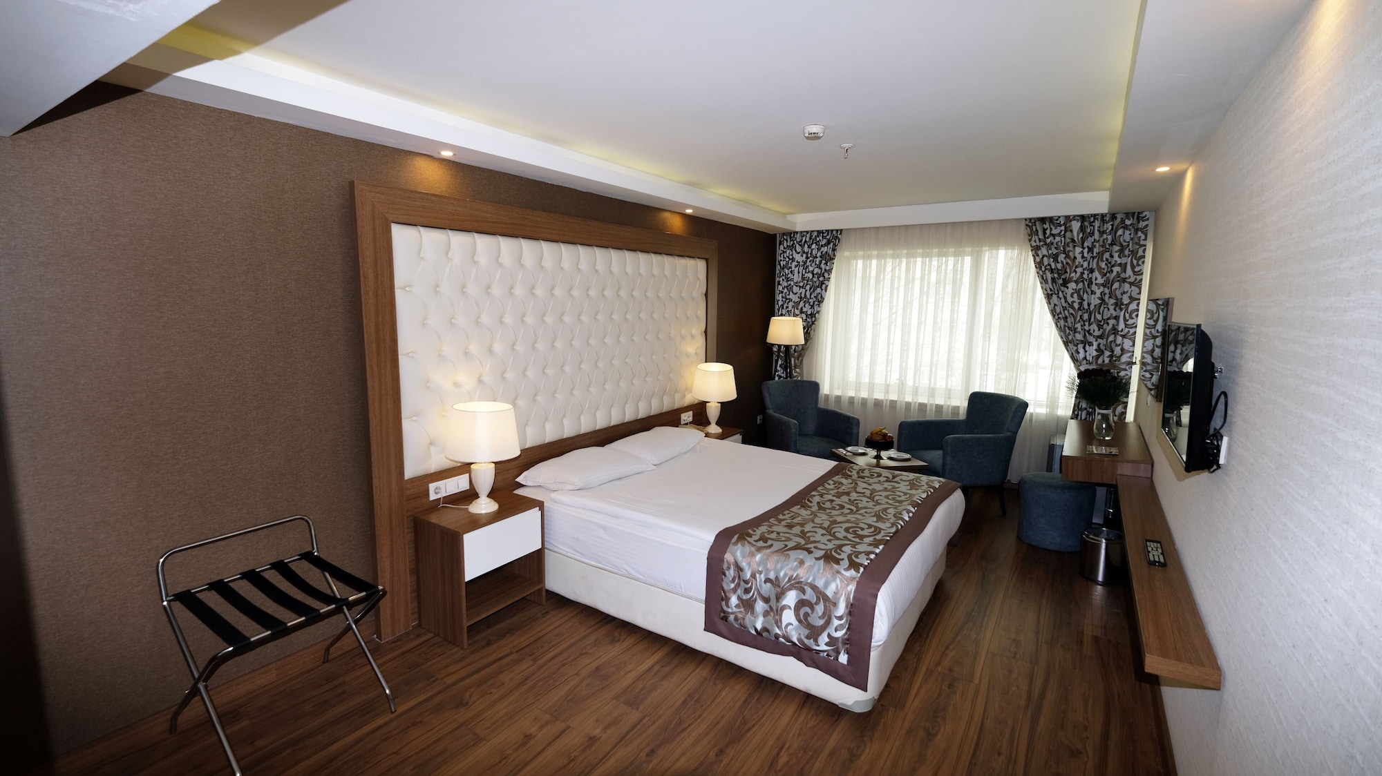 BUSINESS, SINGLE, DOUBLE BED