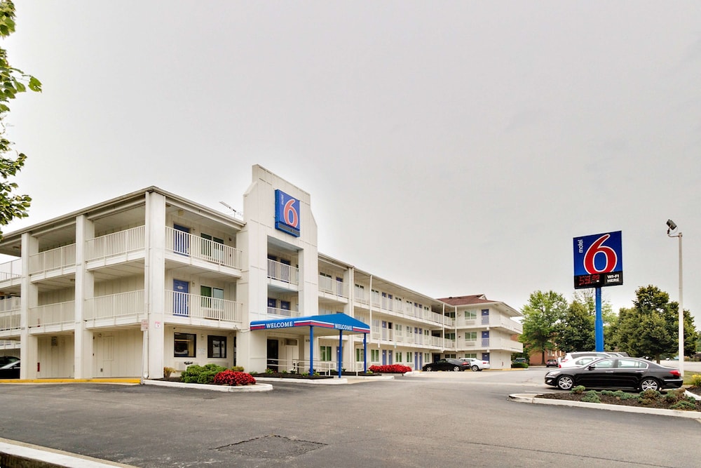 Motel6 Linthicum Heights, MD - BWI Airport 24/27