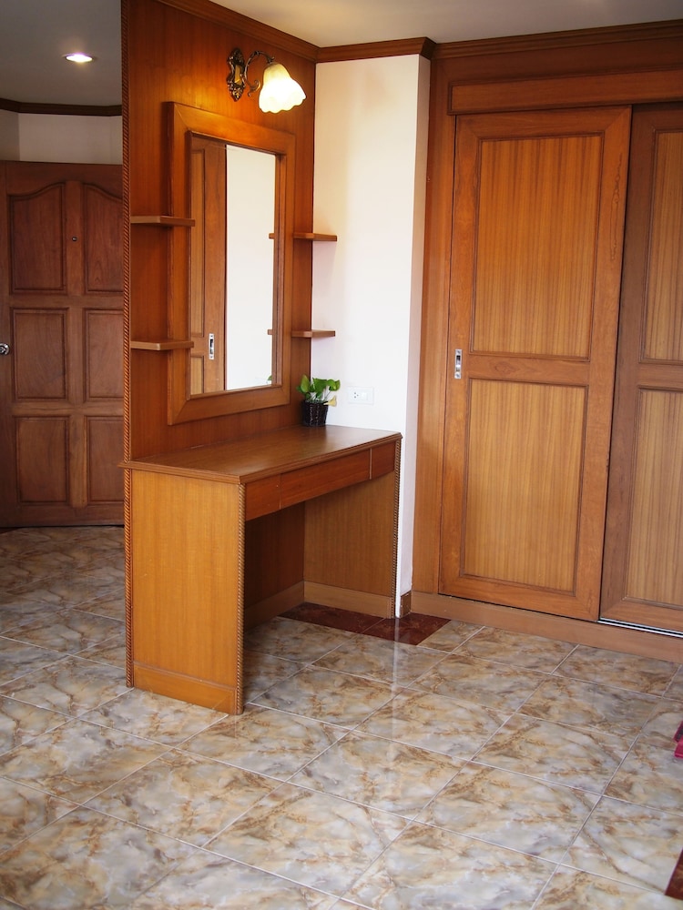 Navin Mansion 3 4/18