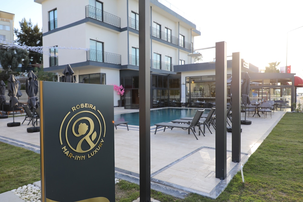 Roseira Mar Inn Luxury 44/55