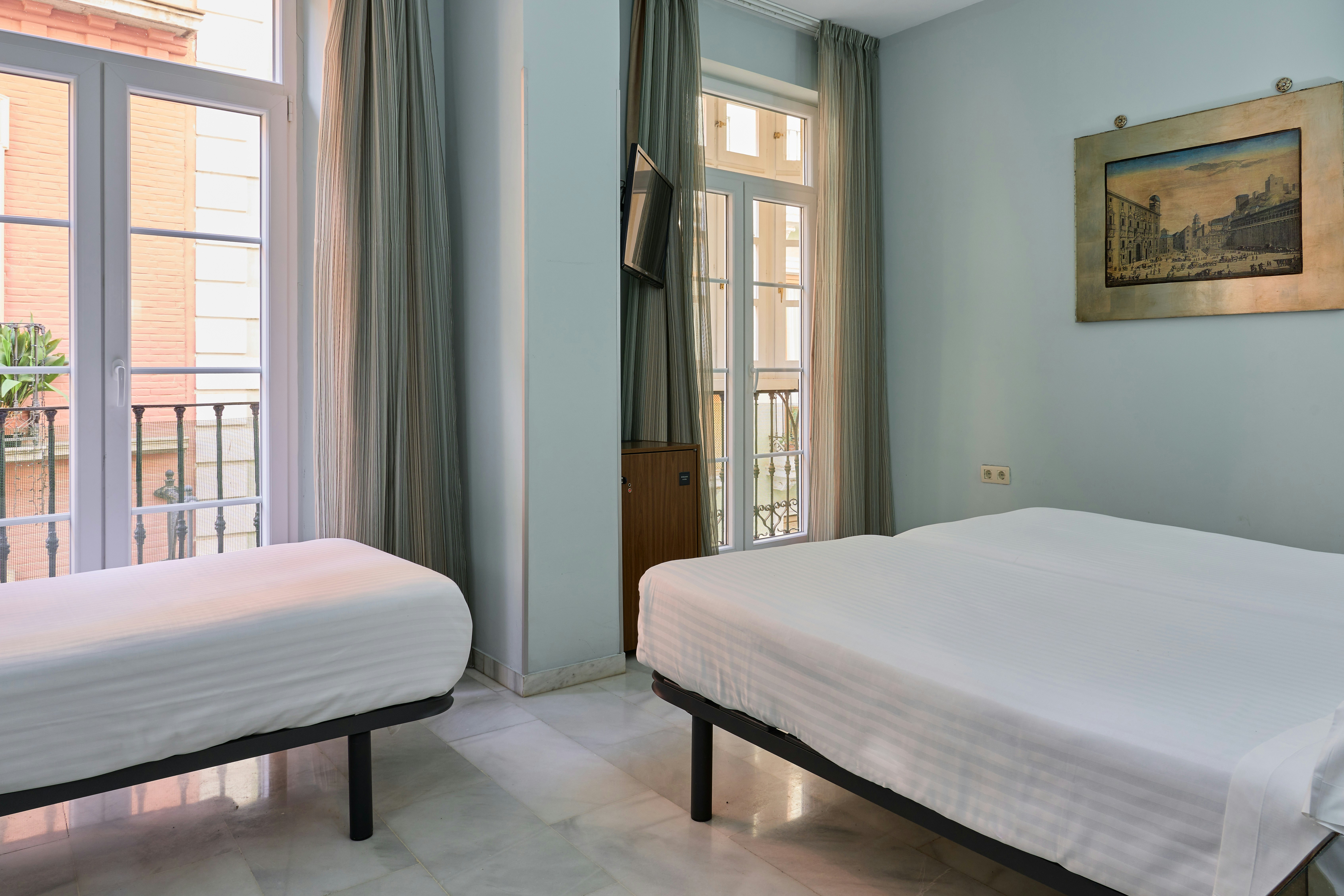 Navas Hotel 28/82