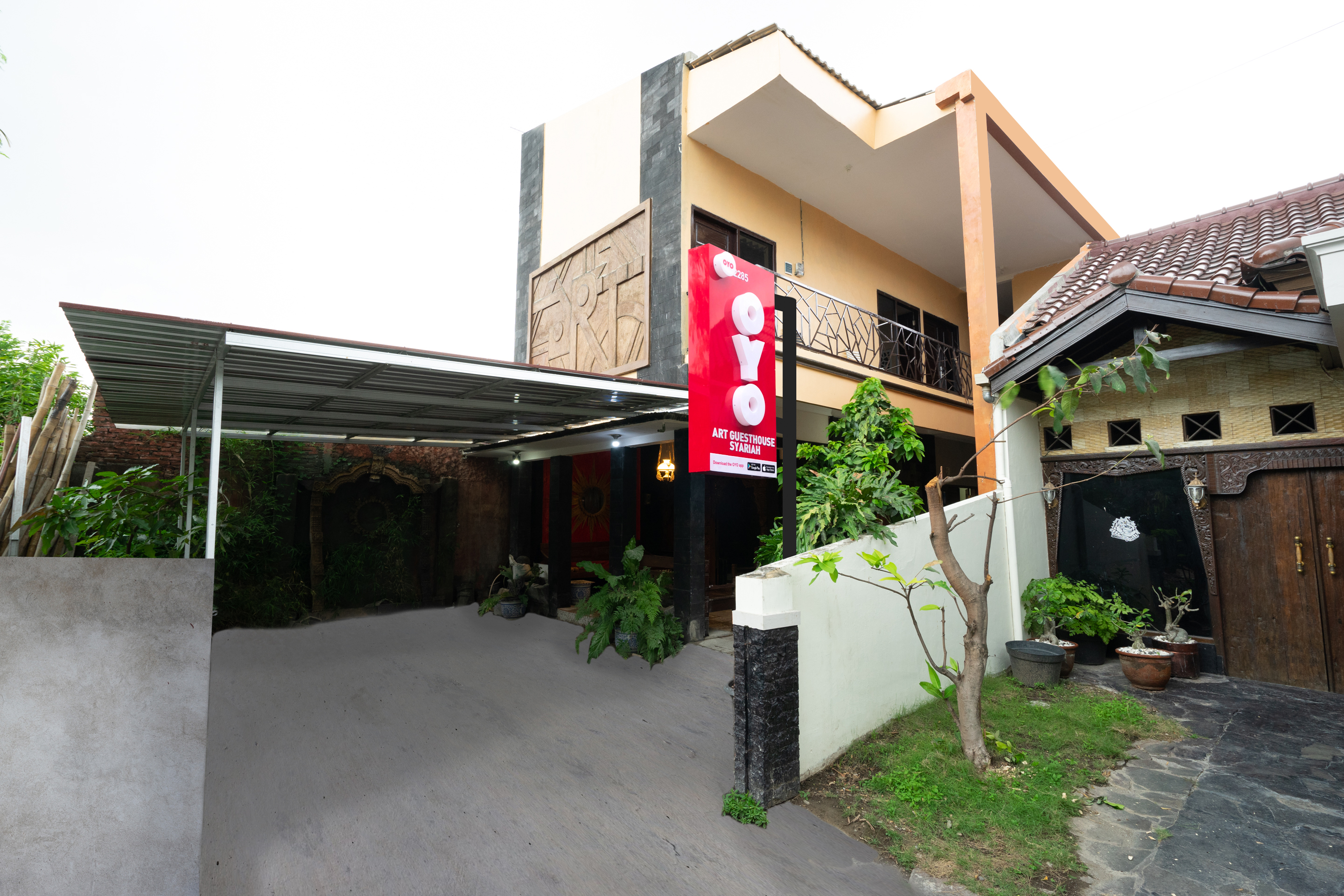 OYO 2285 Art Guest House Syariah 42/45