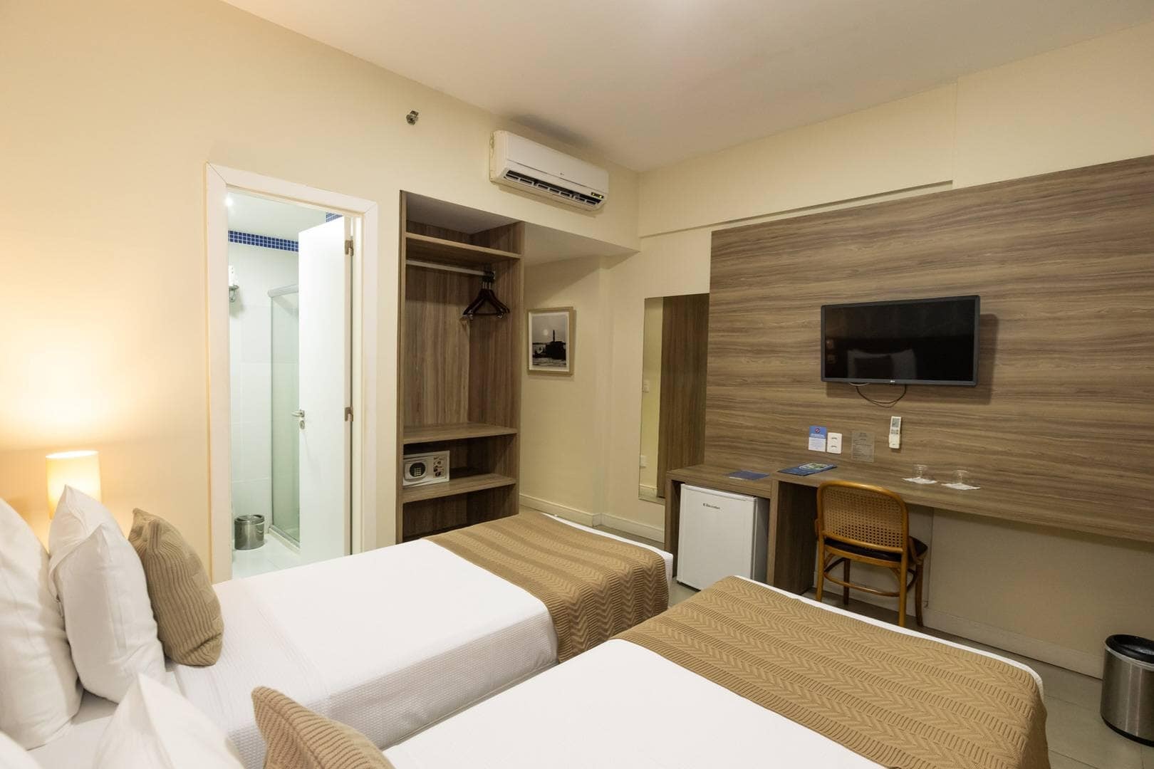 Standard, Double or Twin Bed