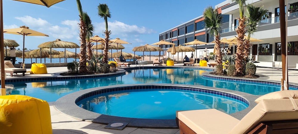 XU San Stefano Hotel Alexandria 33/34