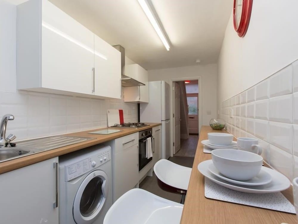 Townhouse @166 Ruskin Rd 29/32