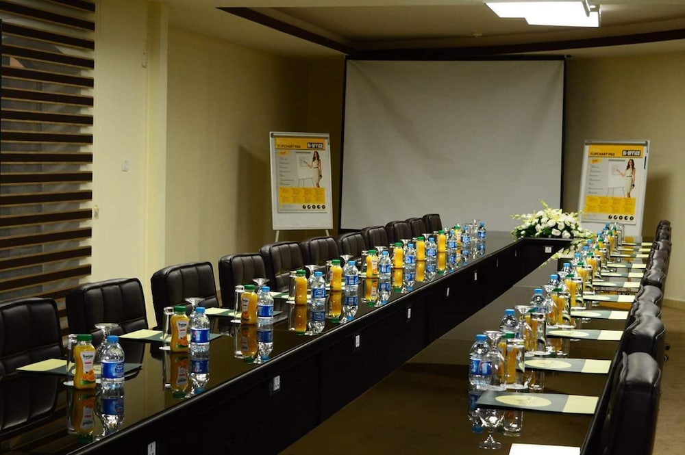 LARSA HOTEL 41/48