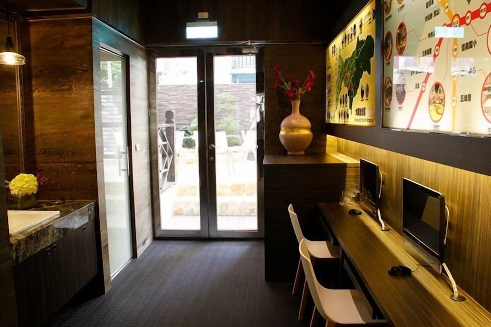 Global Traveler Hotel Kaohsiung 50/50