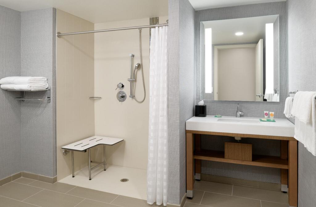 Room, 2 Queen Beds, Accessible