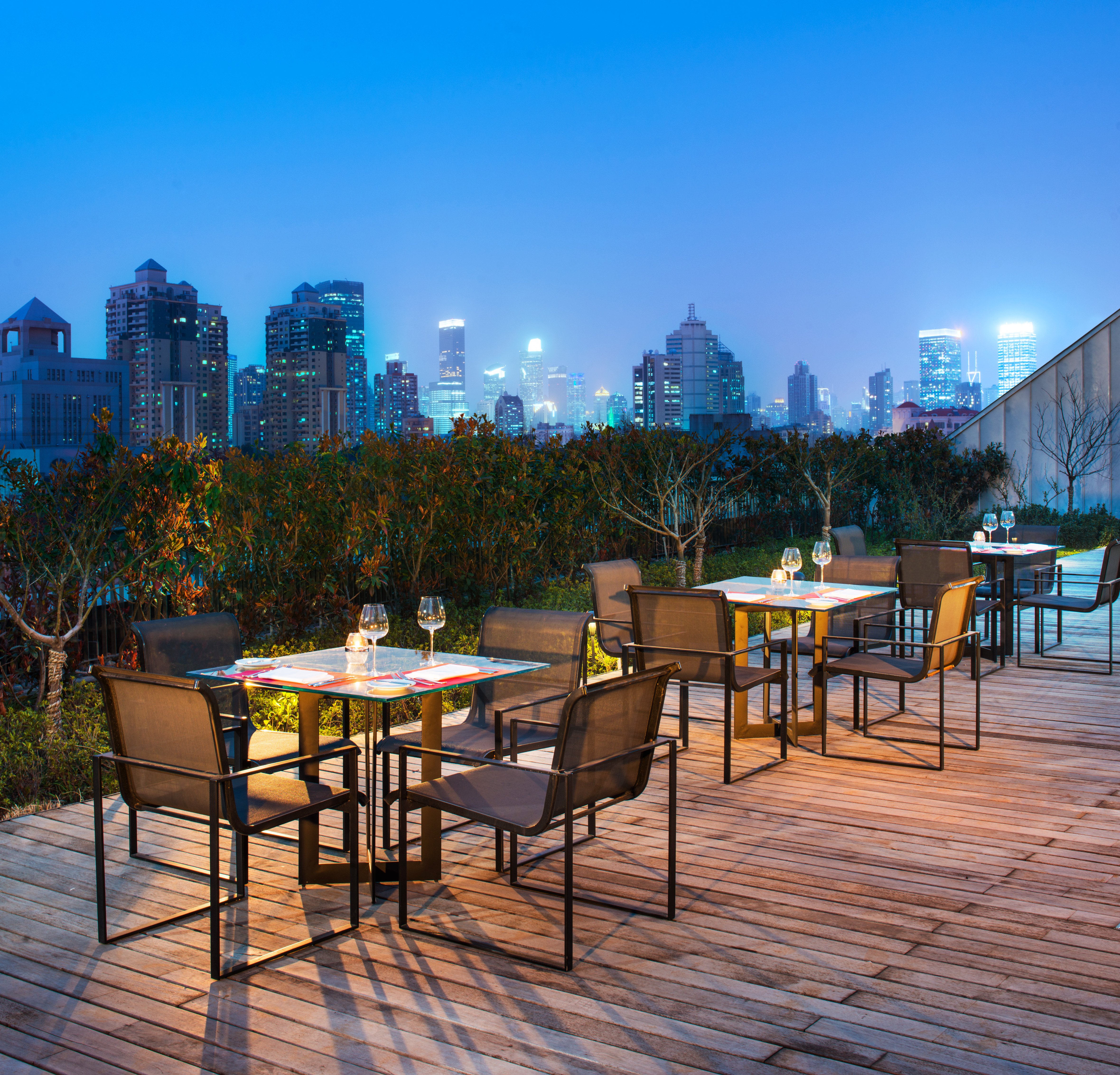 HUALUXE Shanghai Twelve at Hengshan, an IHG Hotel 25/38