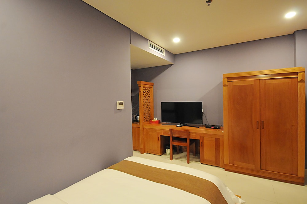 Twins Hotel 15/48
