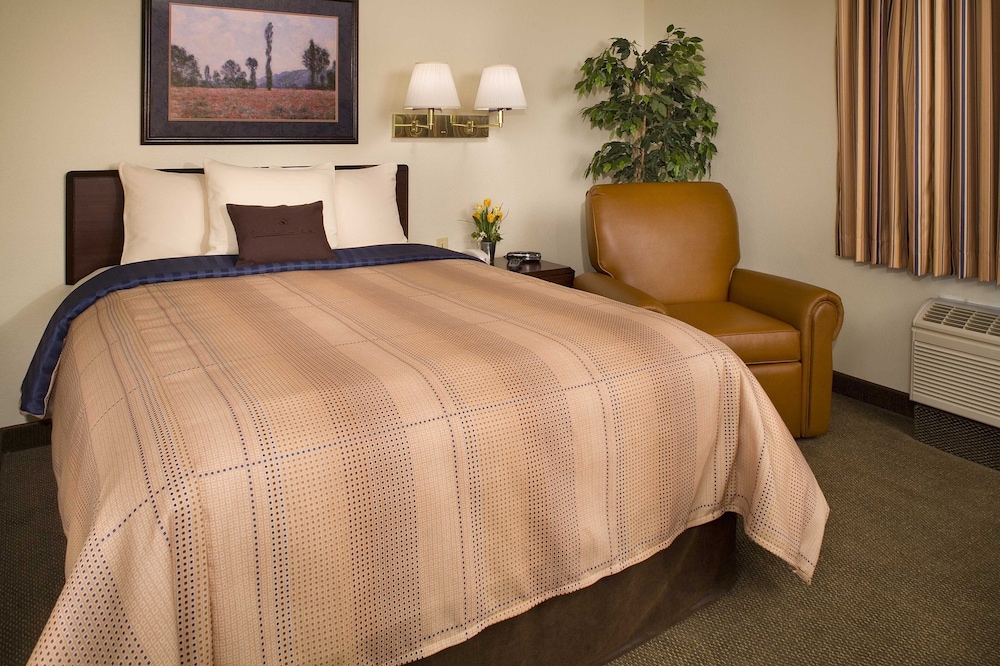 Candlewood Suites New Iberia 30/55