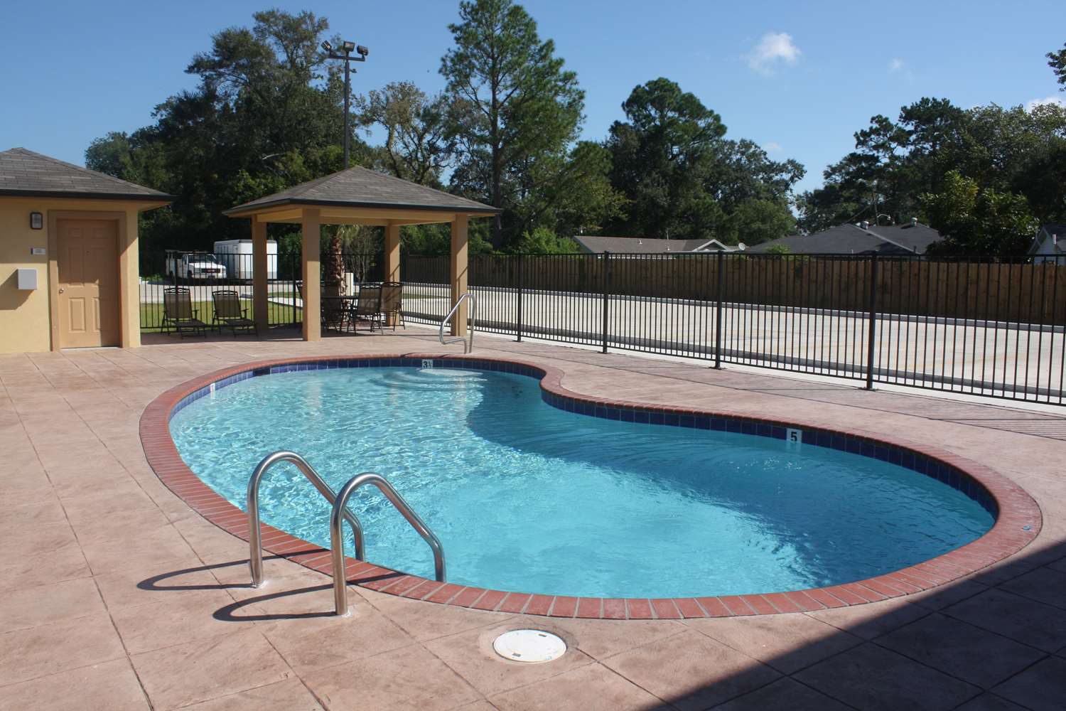 Americas Best Value Inn Suites Lake Charles At I 210 Exit 11 6/9