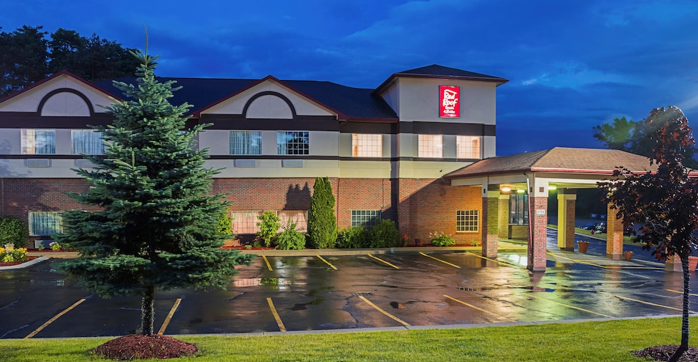Red Roof Inn & Suites Lake Orion/Auburn Hills 3/37