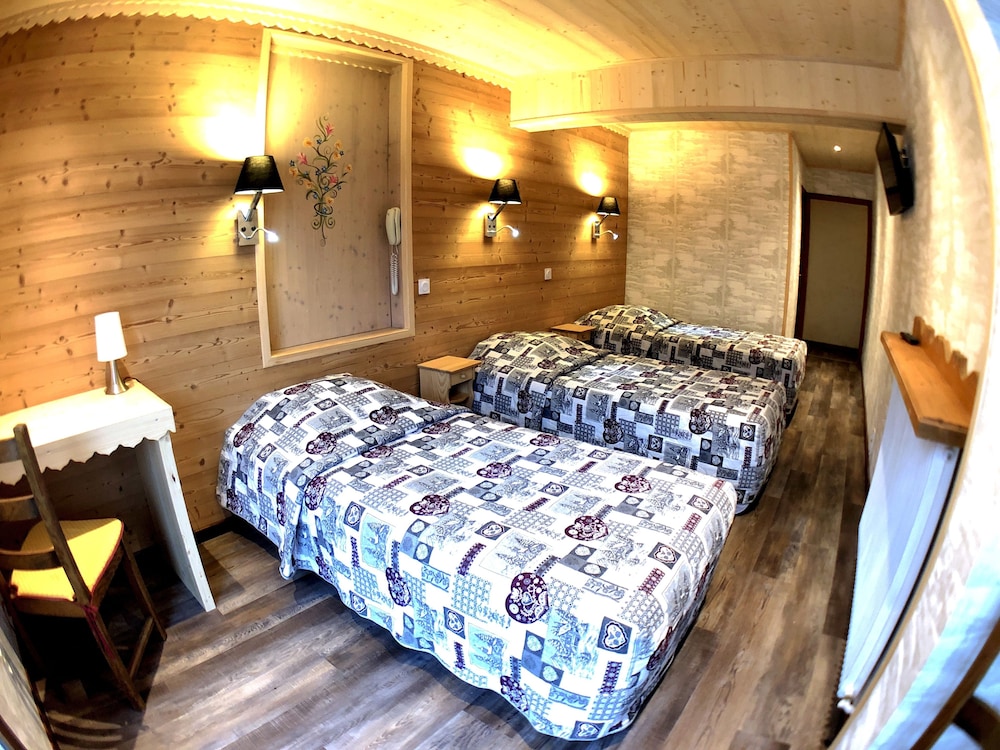 Hotel Le Soly Varnay 32/68