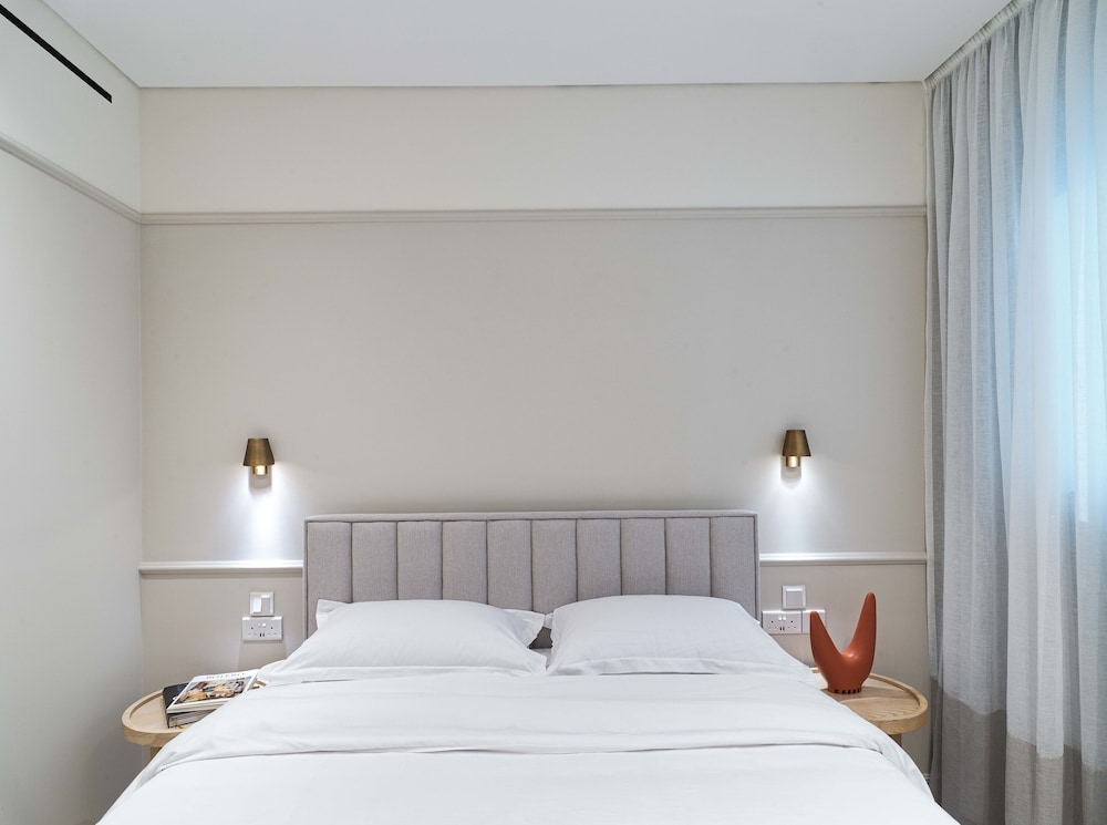 SUITE, BALCONY