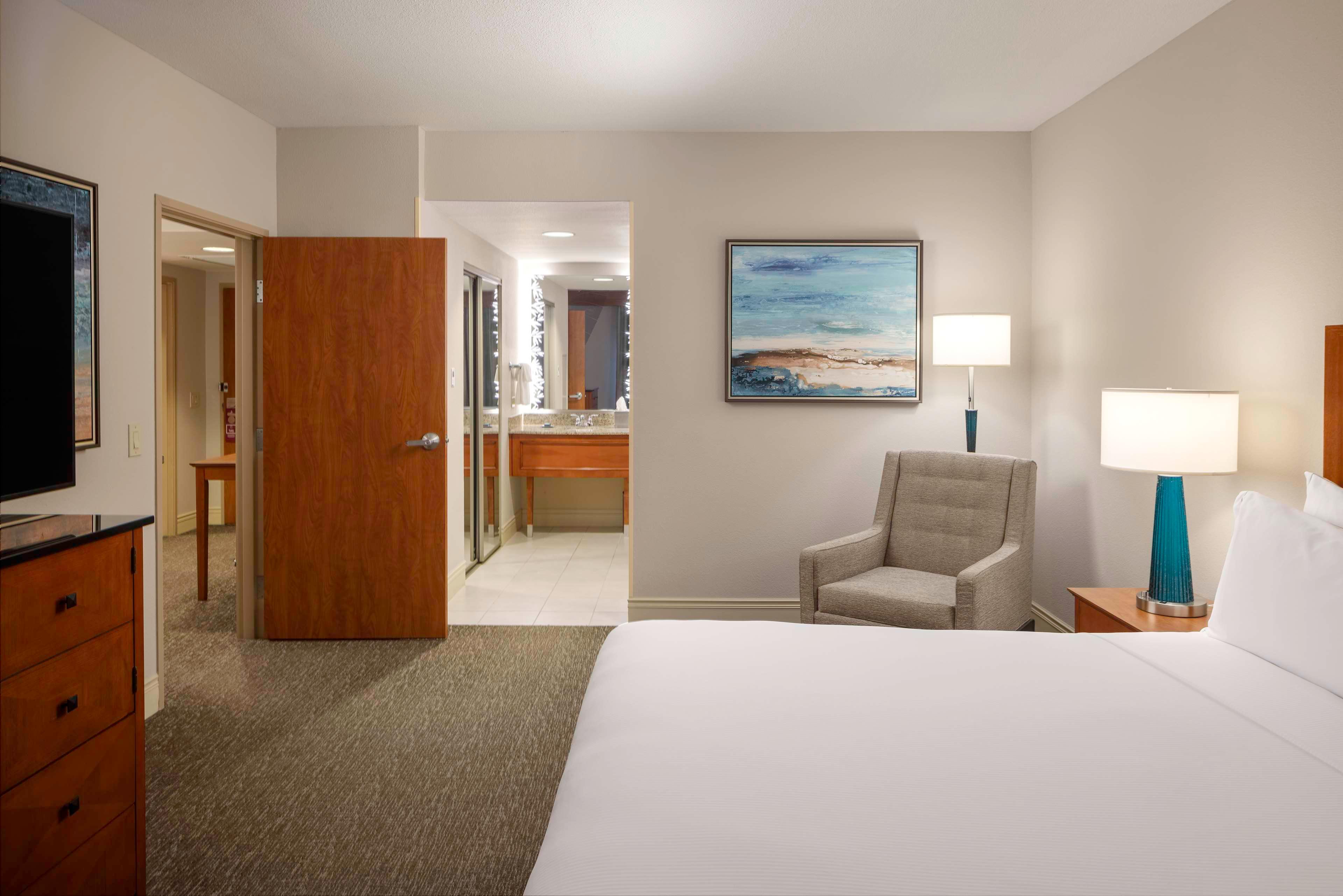 JUNIOR SUITE, SUPERIOR, KING BED, TOP FLOOR