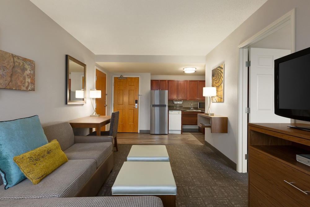 Staybridge Suites Tampa East Brandon 32/54