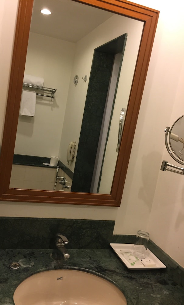 Lemon Tree Hotel Hinjawadi Pune 48/49