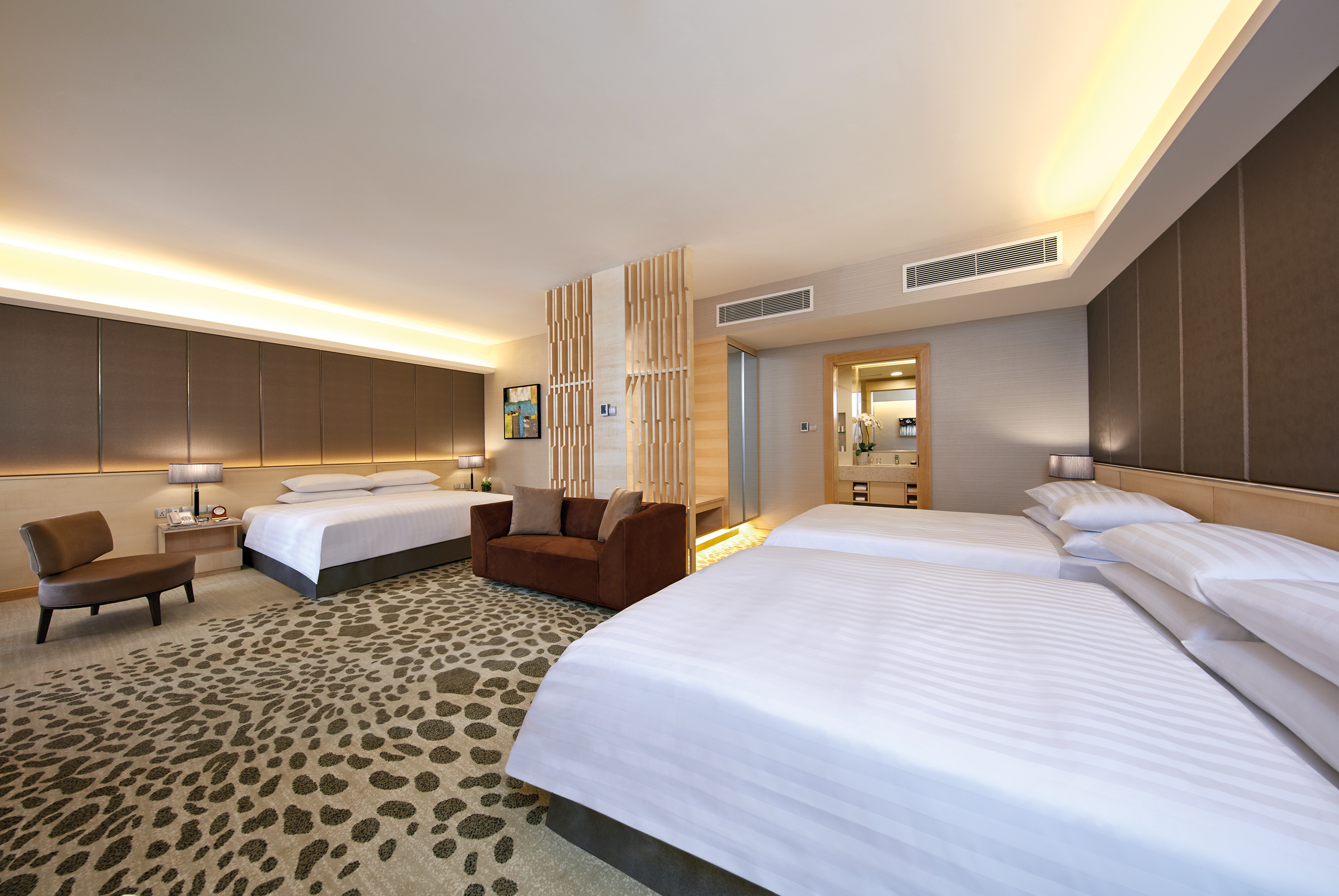 FAMILY SUITE