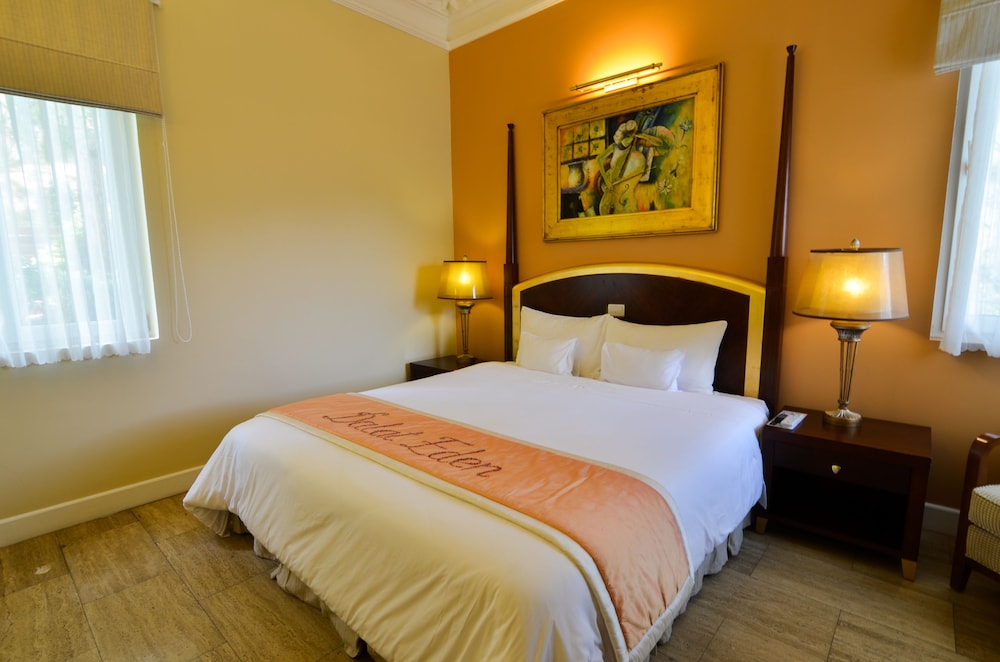 Junior Suite, Villa, King Bed, Lake View