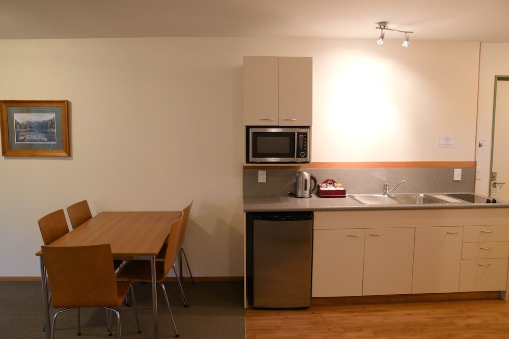 Punga Grove 48/62