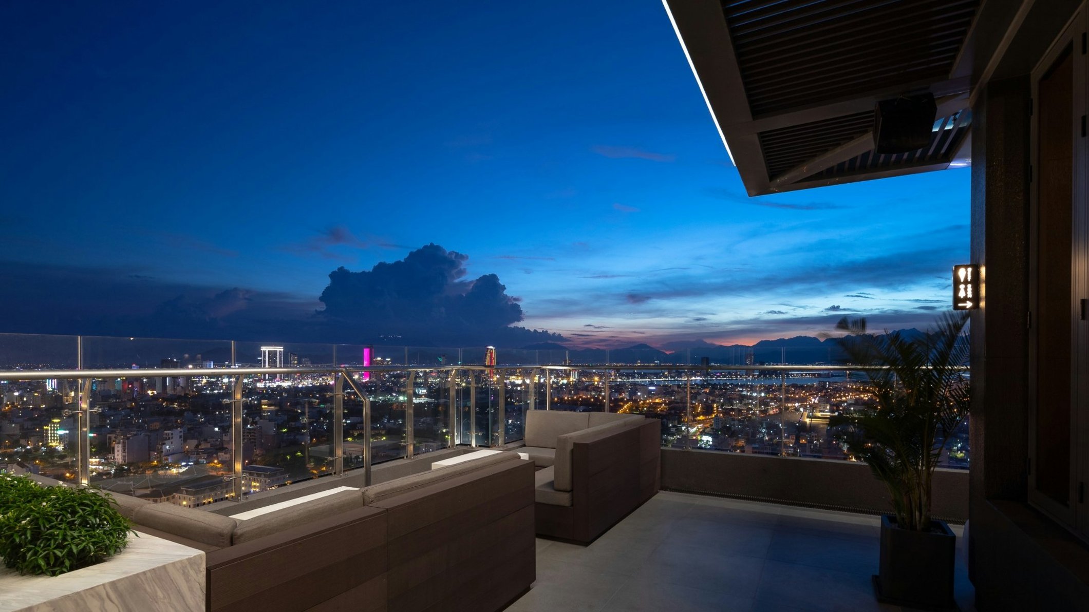 Prince Hotel Da Nang 70/75