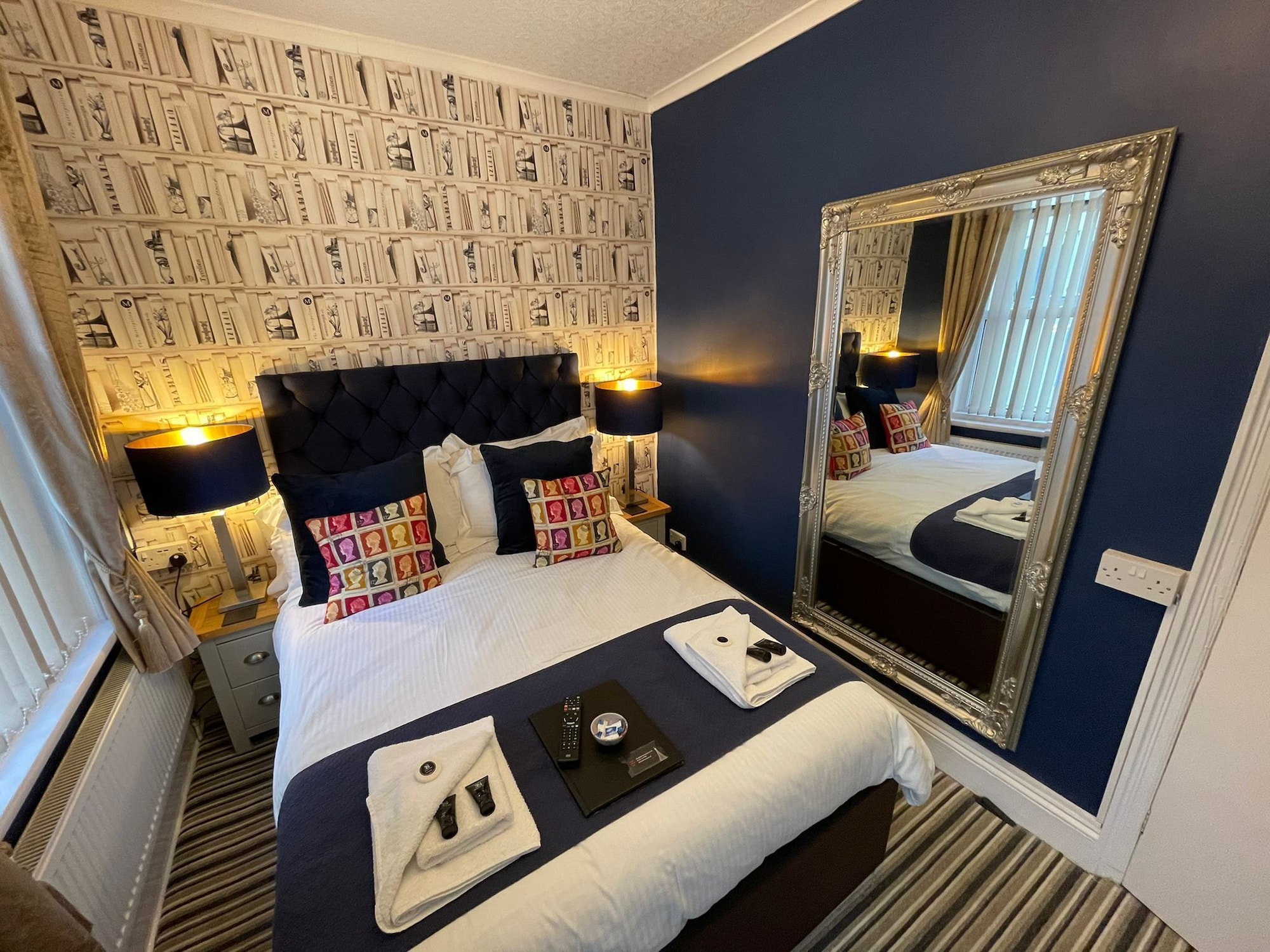 Double Bed, Parlor