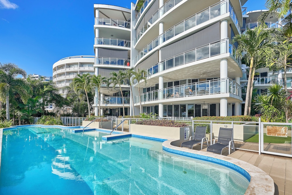 Vision Cairns Apartments 6/72