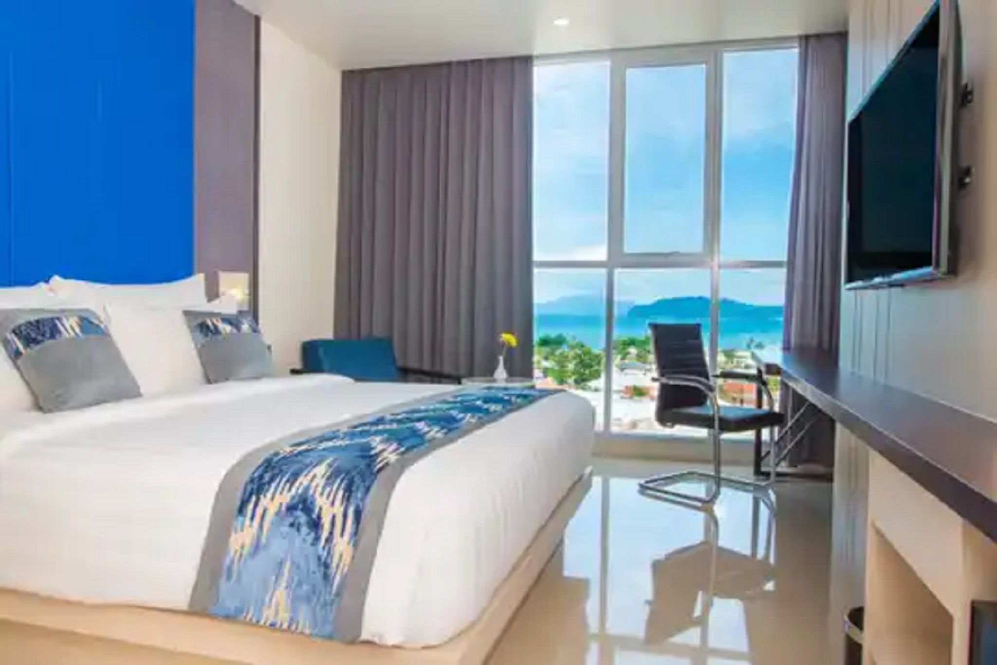 Deluxe, Double Bed