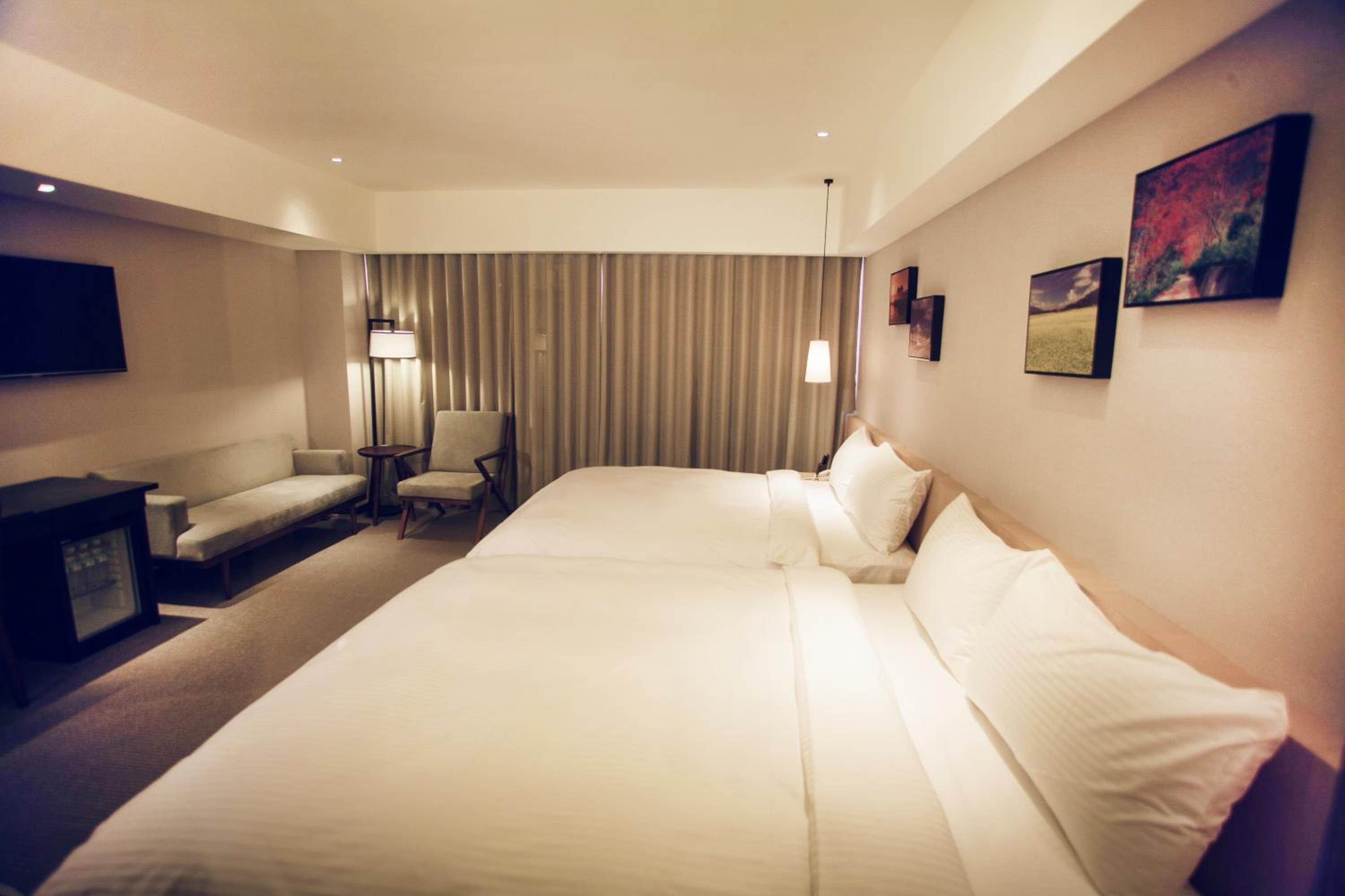 غرفة عائلية بسريرين مزدوجين، Inn By The Village 2/2