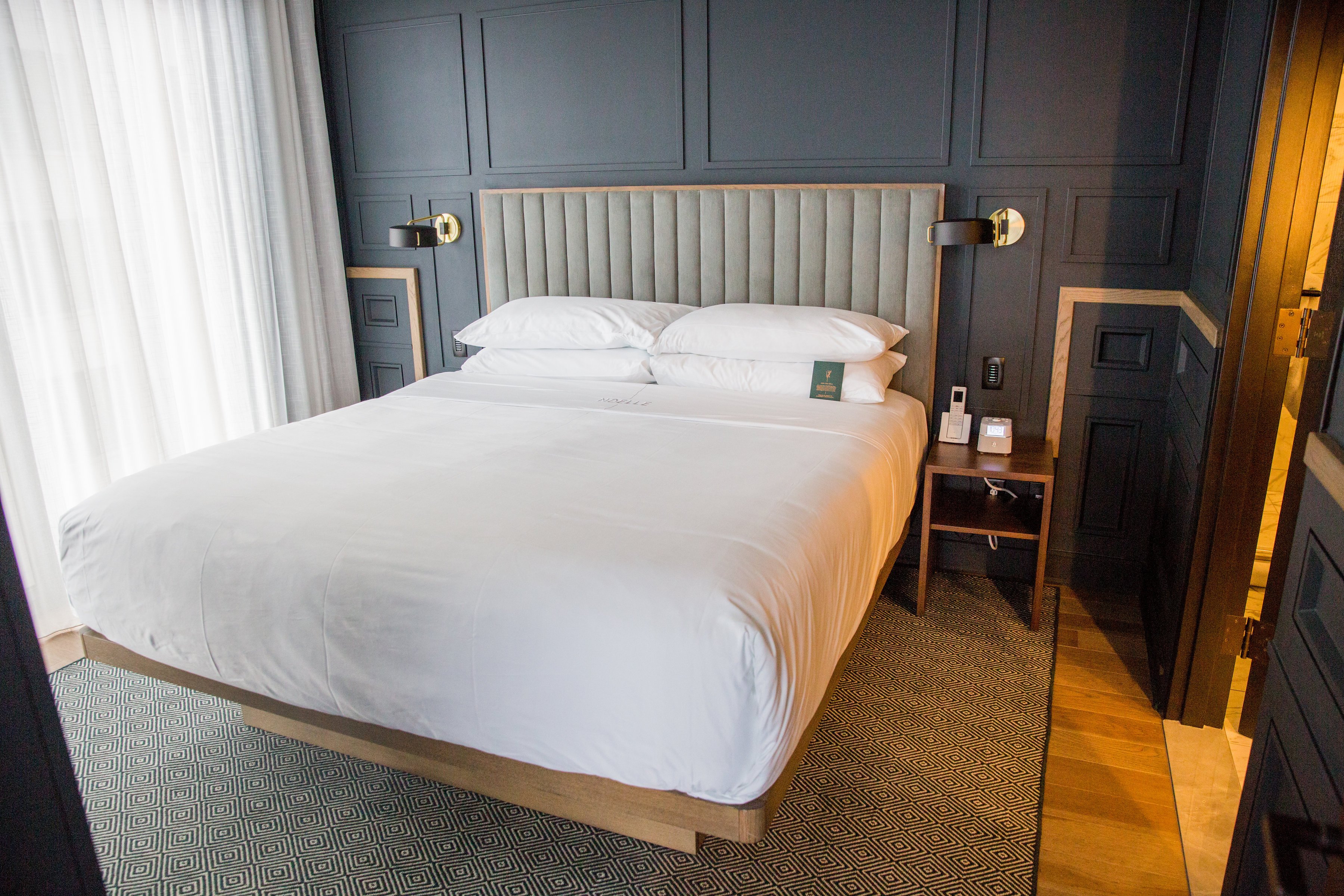 Designer, Suite, King Bed, River View