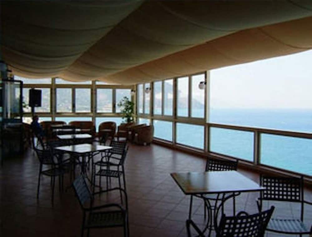 Caposkino Park Hotel 7/16