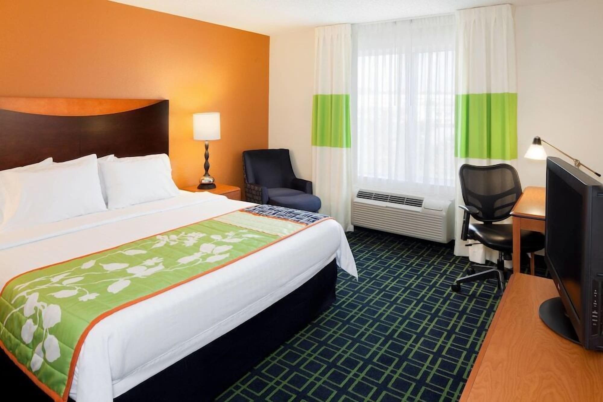 ROOM, KING BED